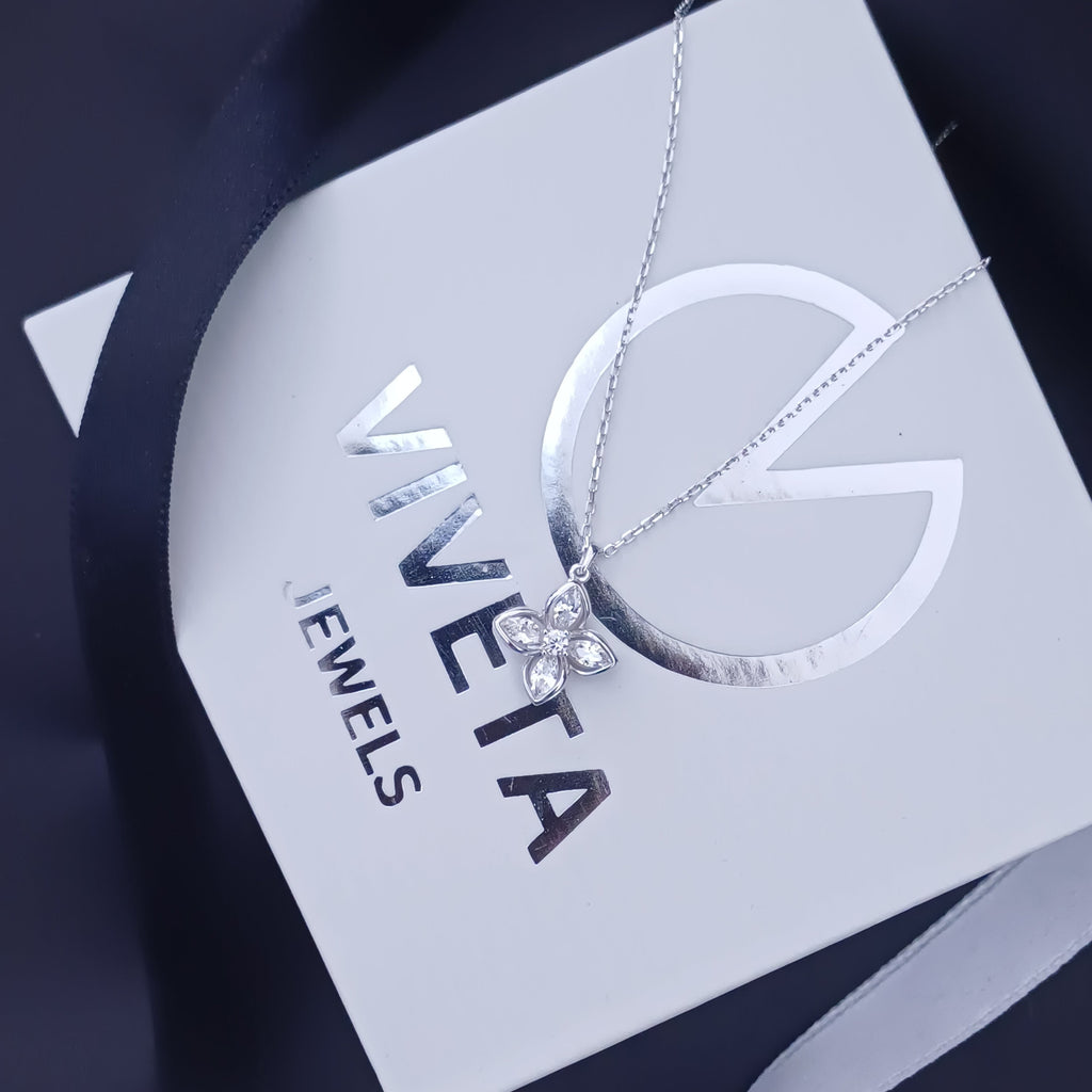 Aura Silver Clover Necklace