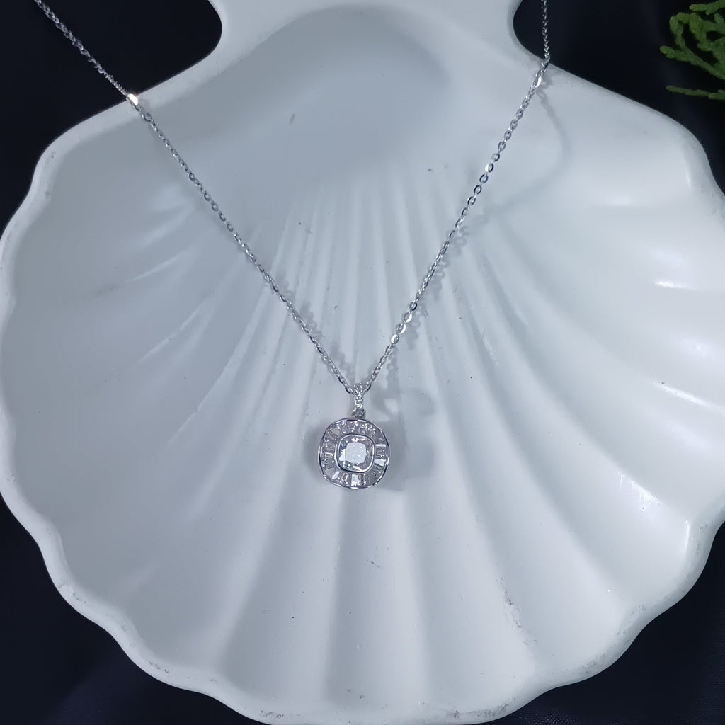 Stella Baguette Necklace