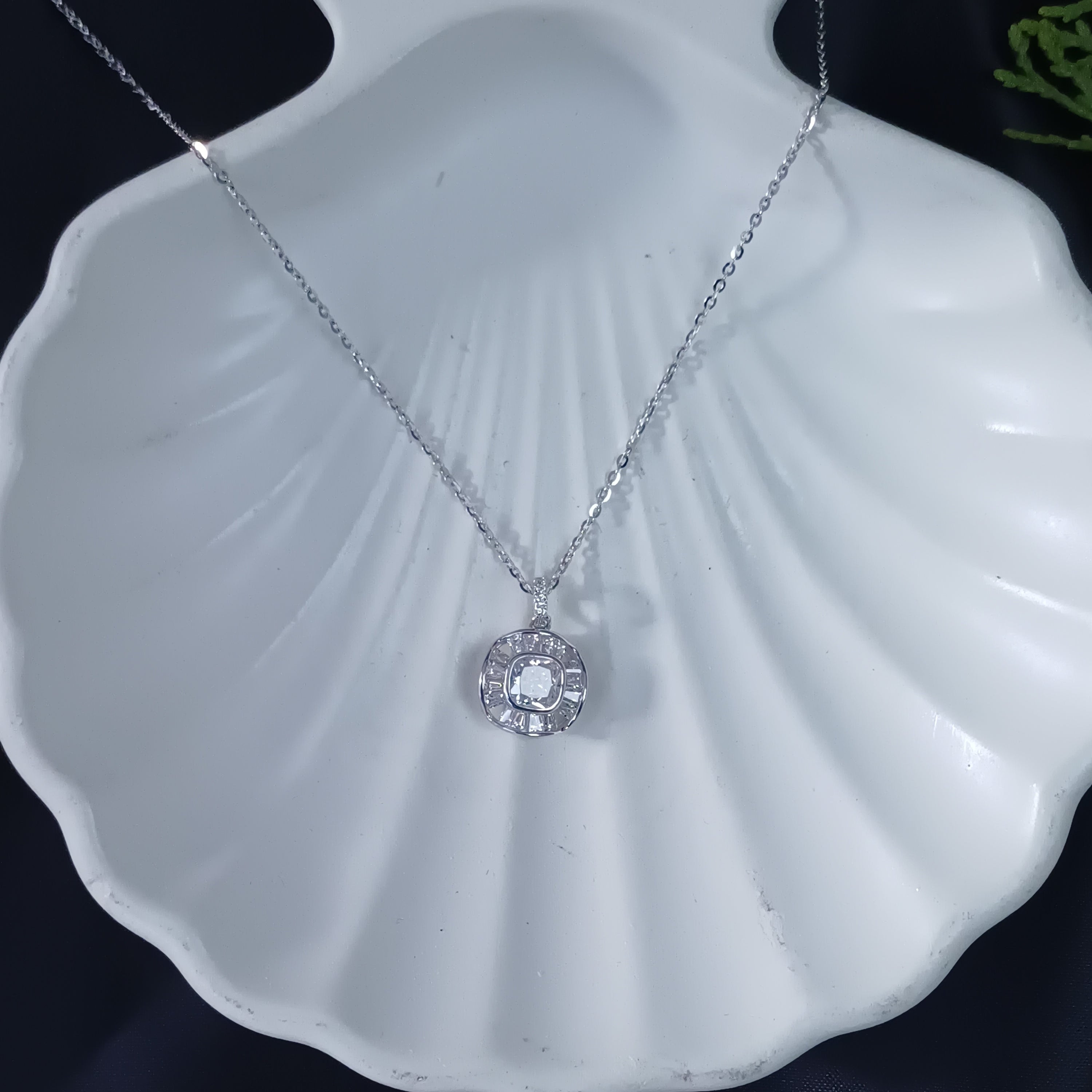 Stella Baguette Necklace