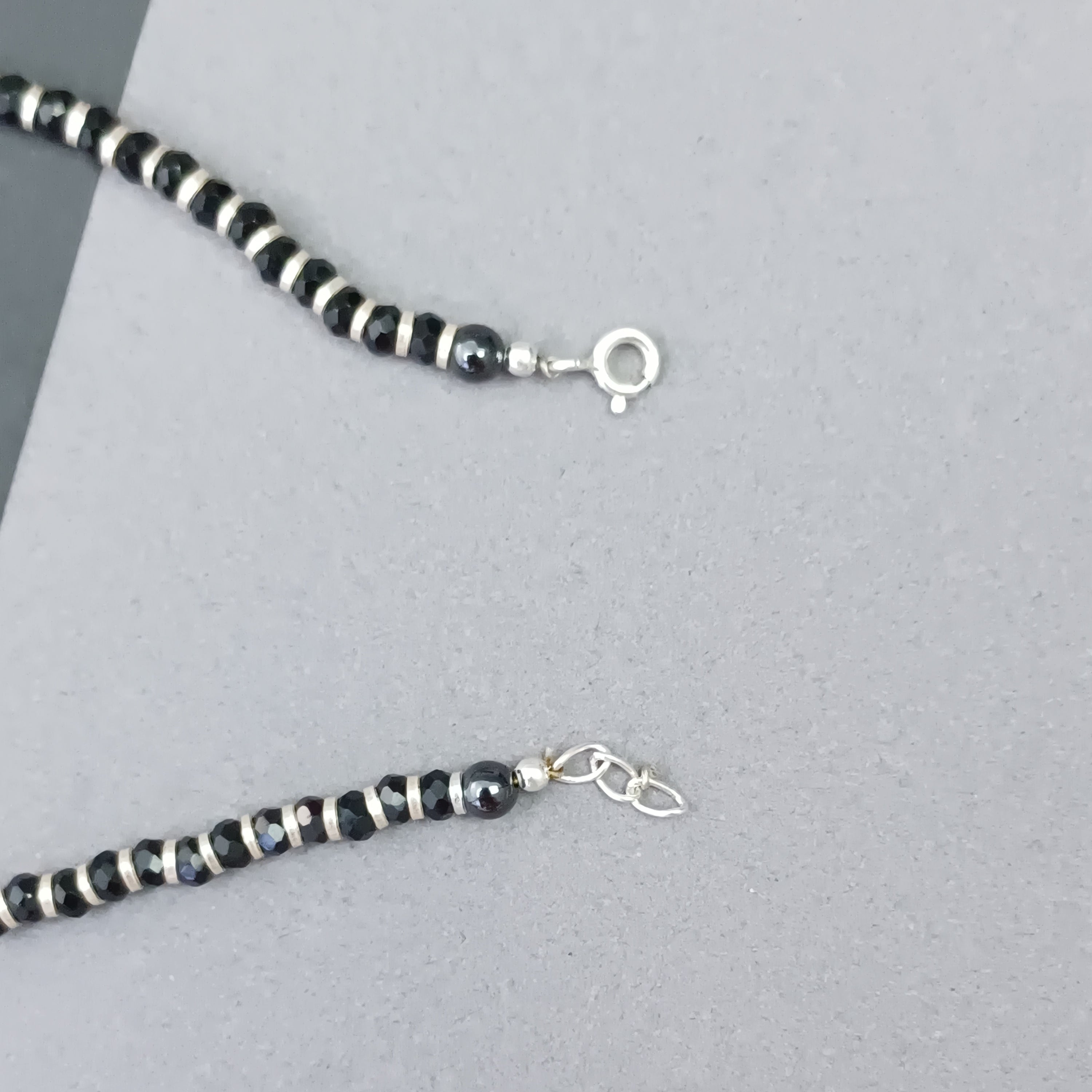 Protector Floral Eye Anklet