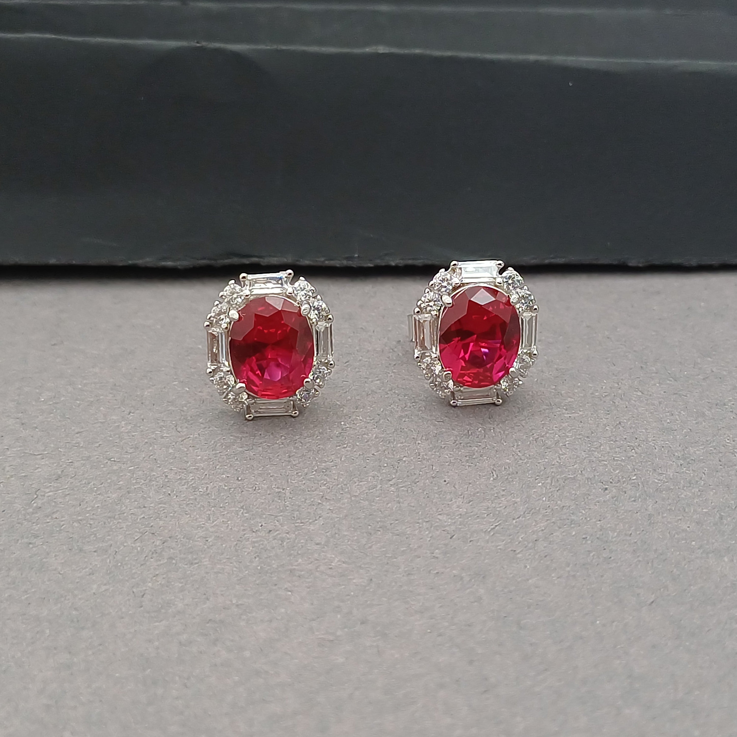 The Crimson Radiance Suite Set