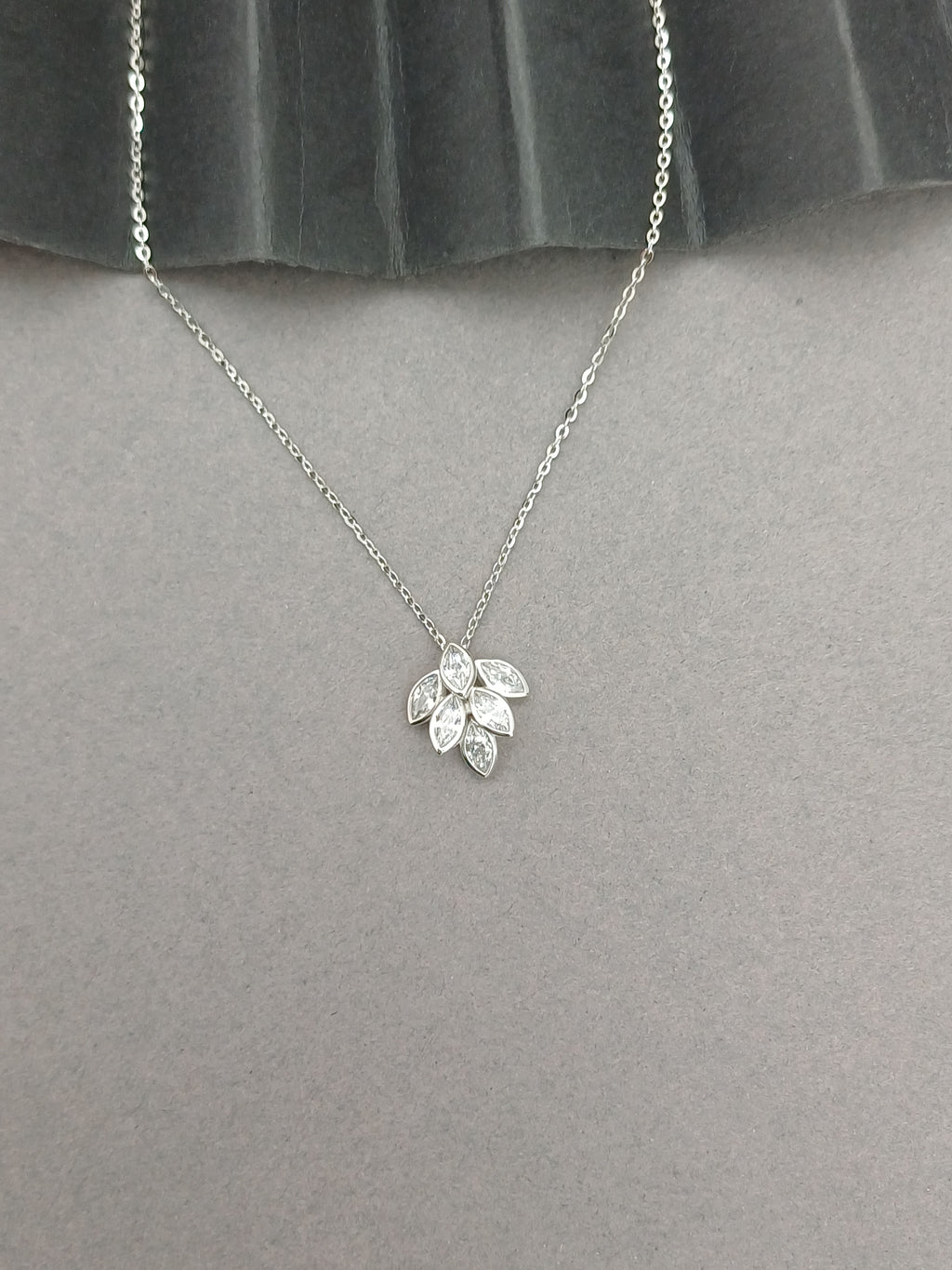 Willow Leaf Necklace Set