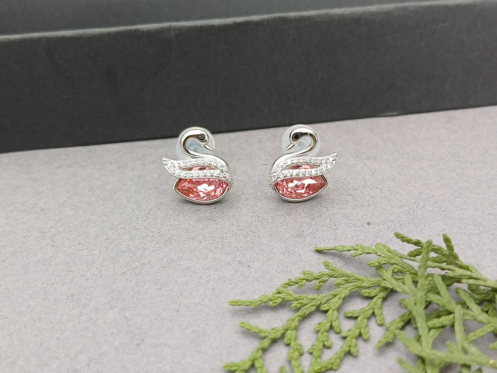 Pink Lake Swan Necklace Set