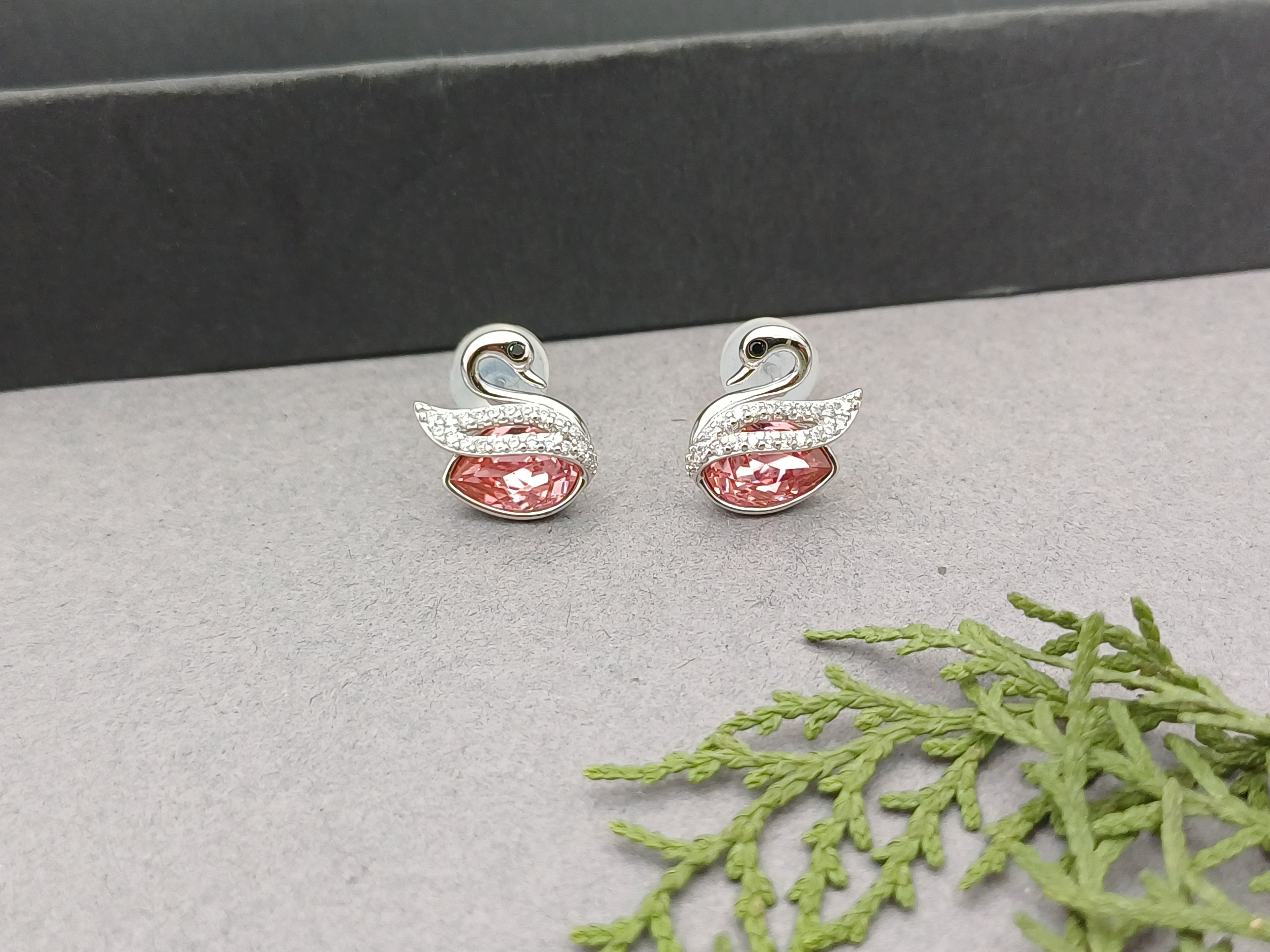 Pink Lake Swan Necklace Set