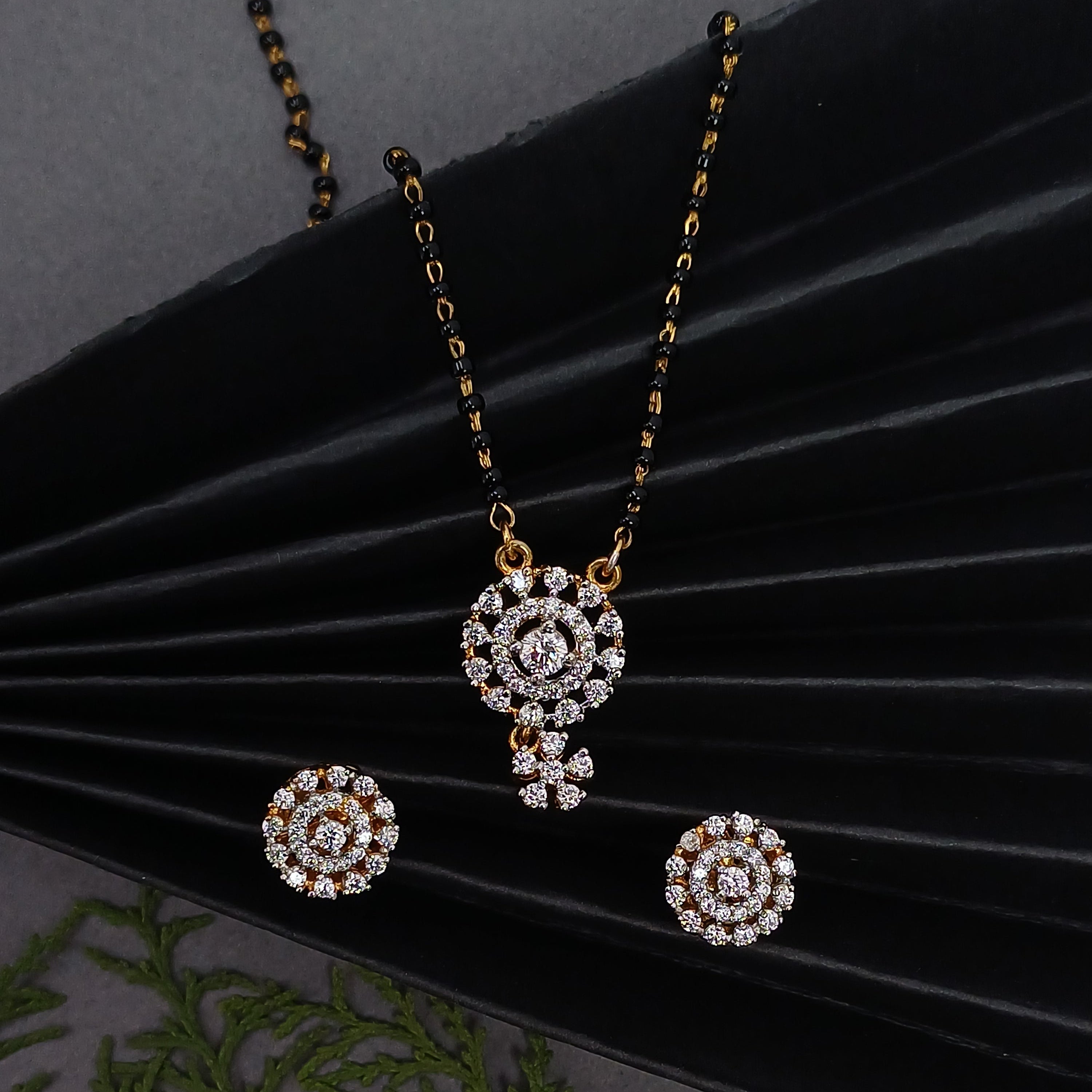 Aura Floral Halo Mangalsutra Set