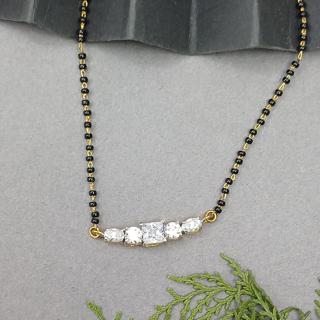Lumina Bar Mangalsutra Set