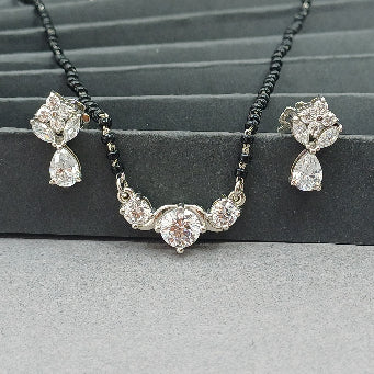 The Trinity Curve Mangalsutra Set