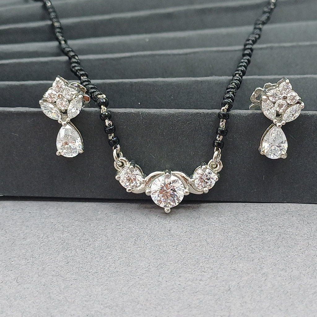 The Trinity Curve Mangalsutra Set