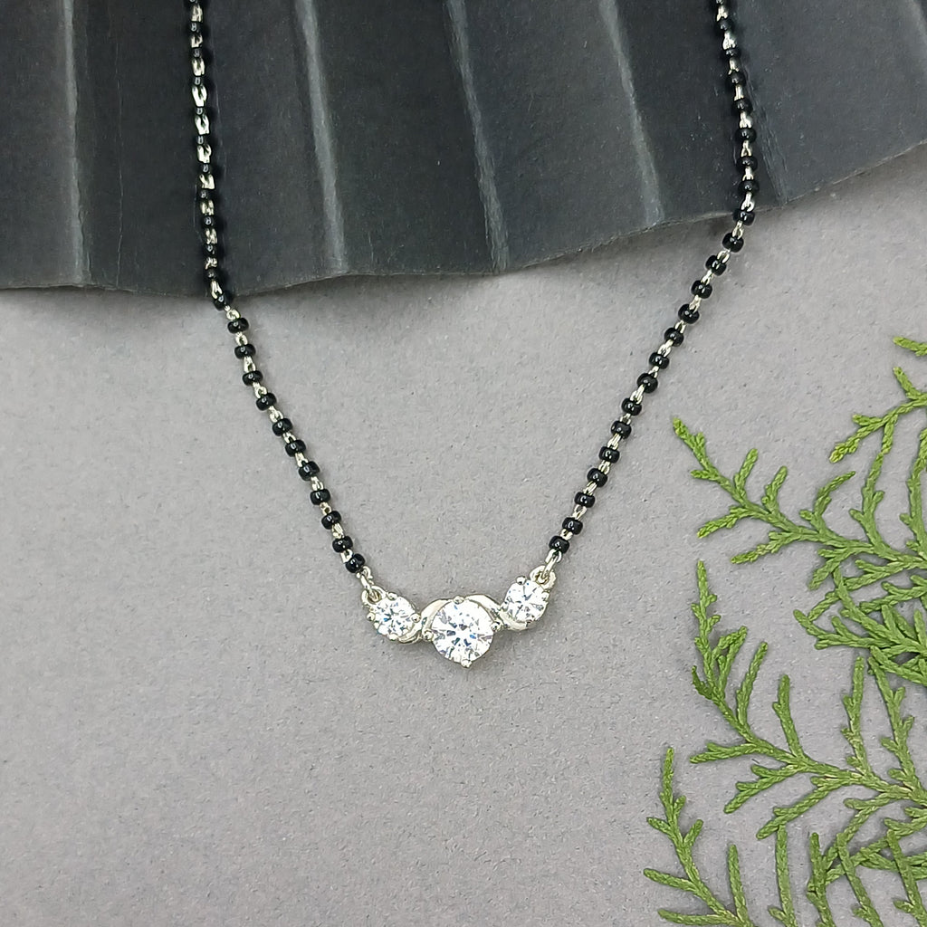 The Trinity Curve Mangalsutra Set