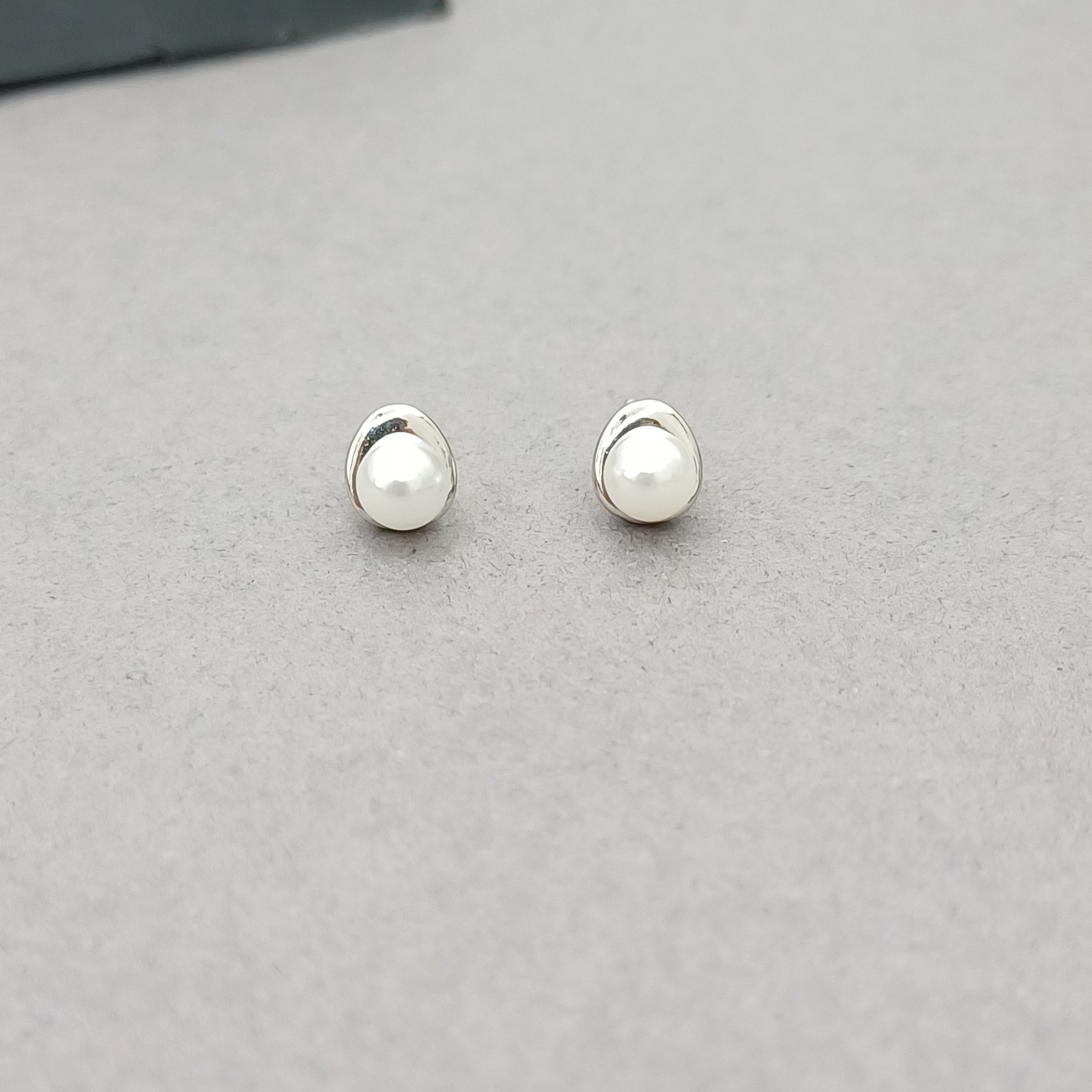 Sterling Teardrop Pearl Silver Earring