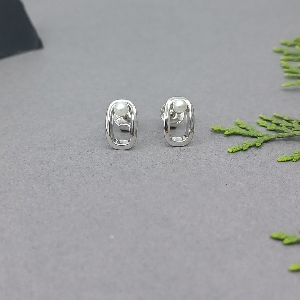 Fluid Pearl Sterling Silver Earring