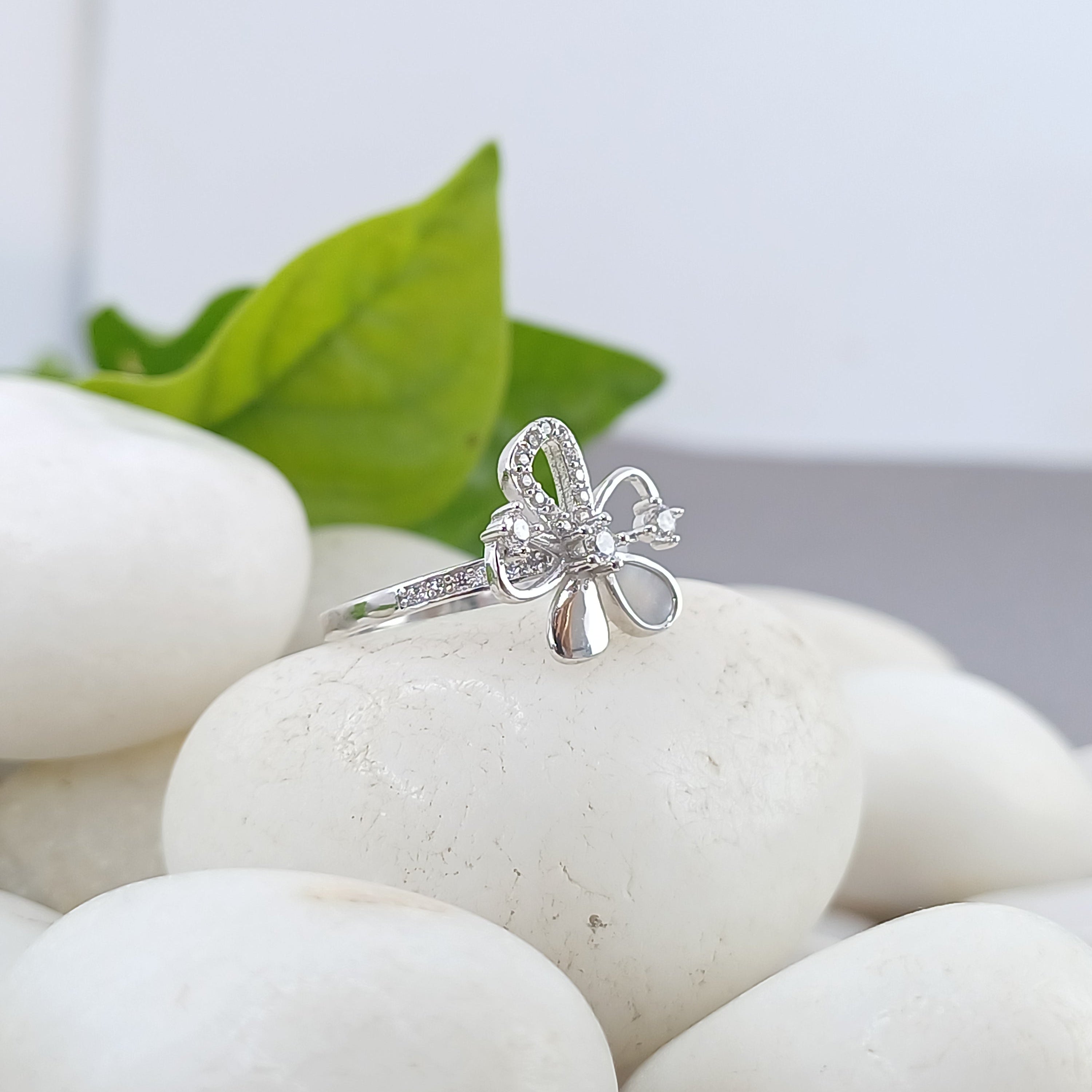 Vela & Vine Sterling Silver Ring