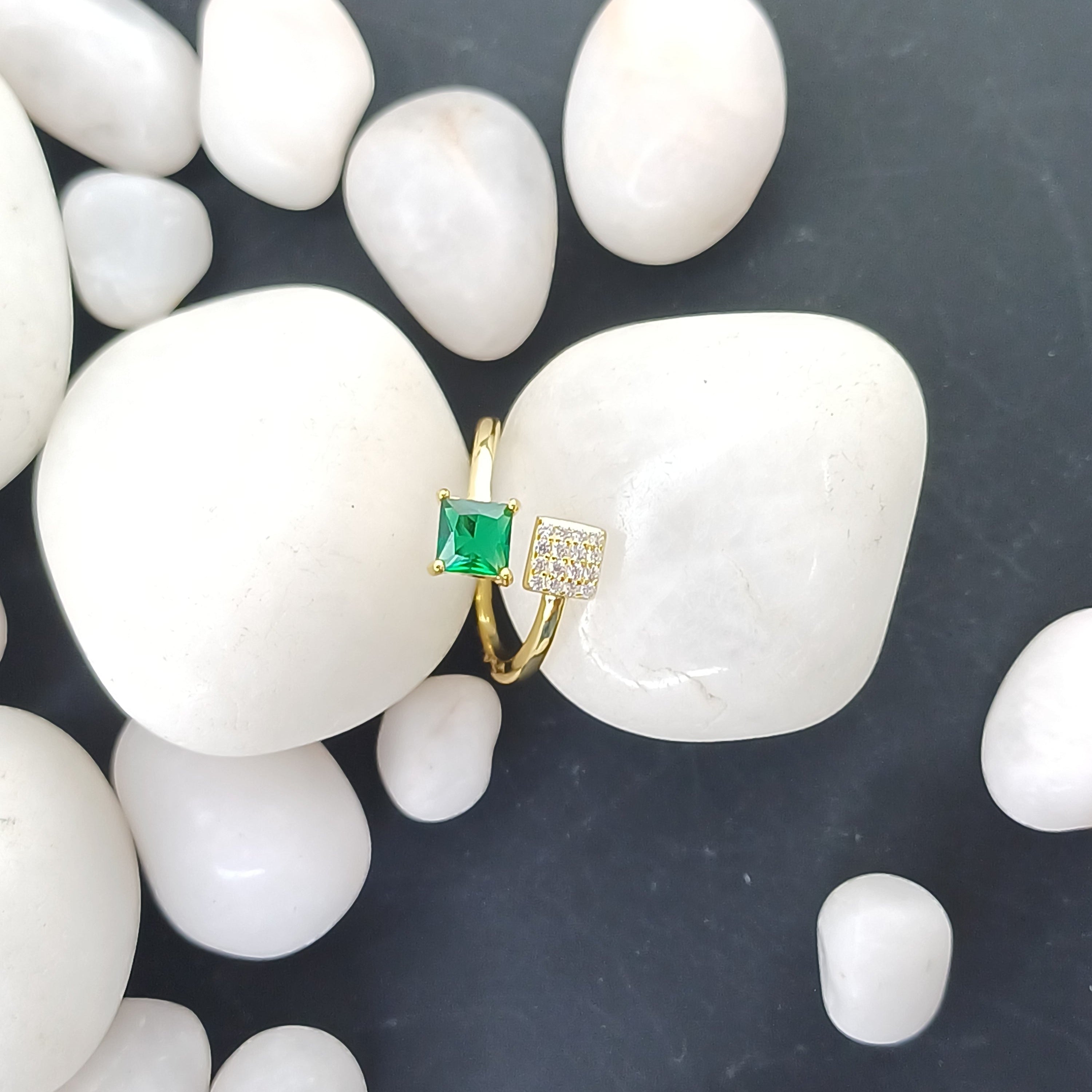 Modern Asymmetry Square Ring