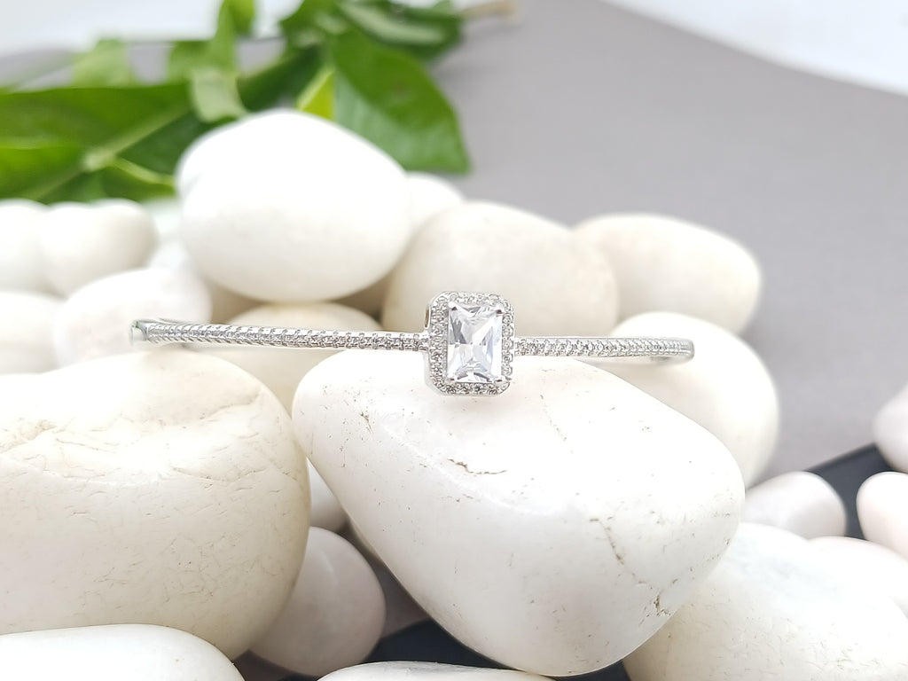 Baguette Center Bracelet