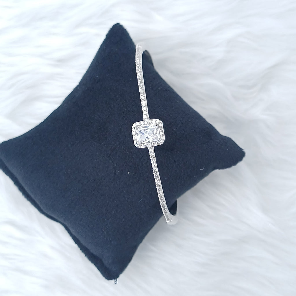 Baguette Center Bracelet
