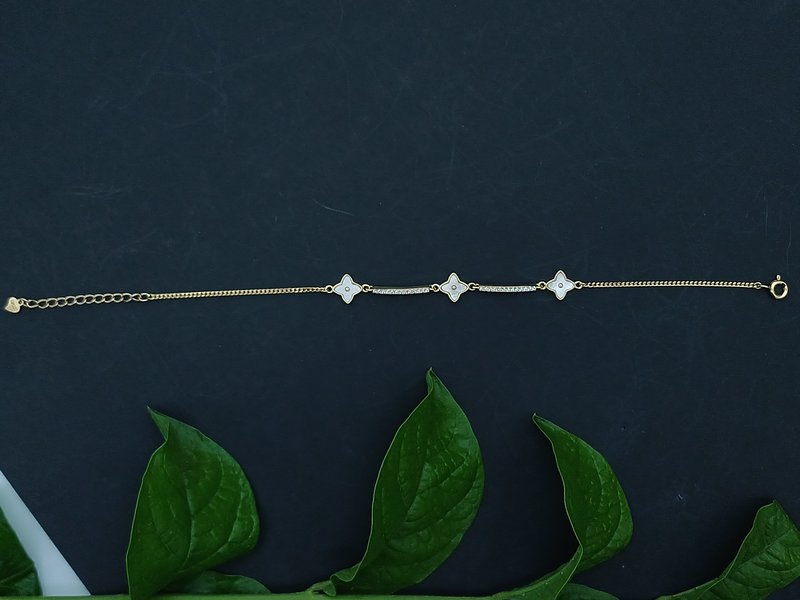 Viveta Handcrafted Bracelet B162609